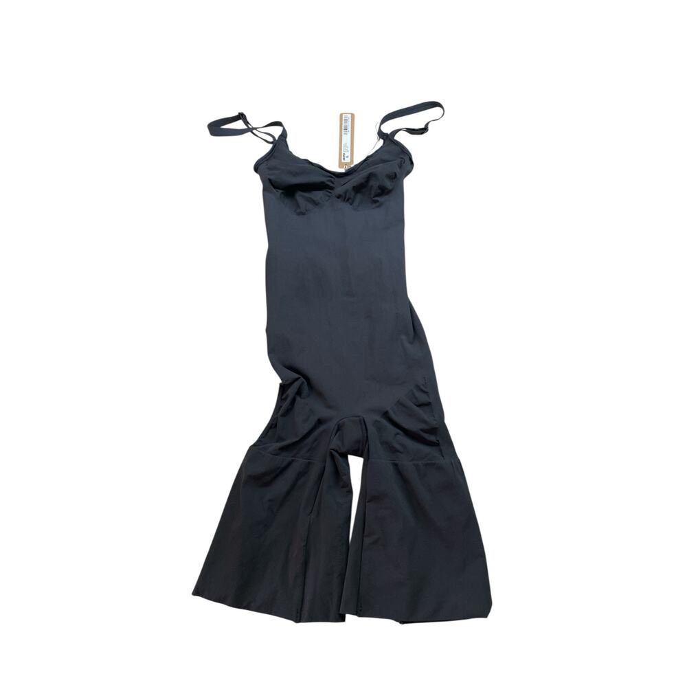 SKIMS Bodysuit Everyday Sculpt Size S Mid Thigh Onyx Black NWT Shapewear